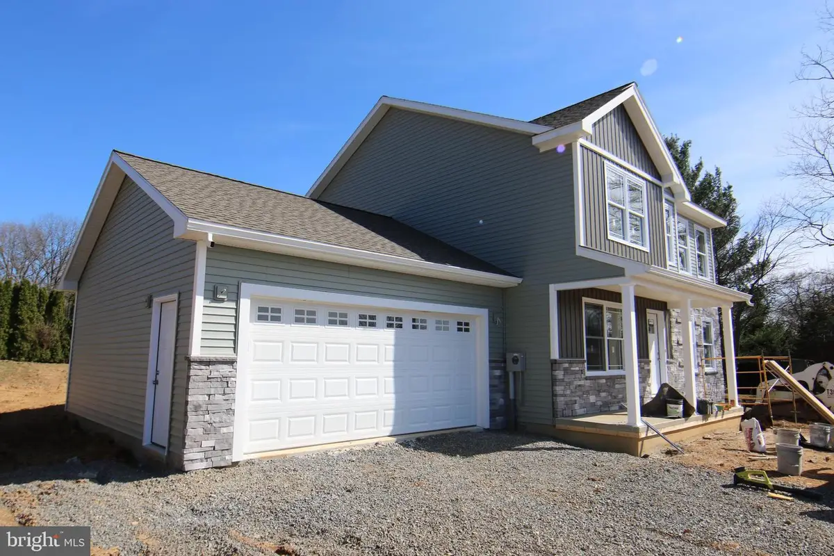 158 N Fisher St, Jonestown, PA 17038 - #1