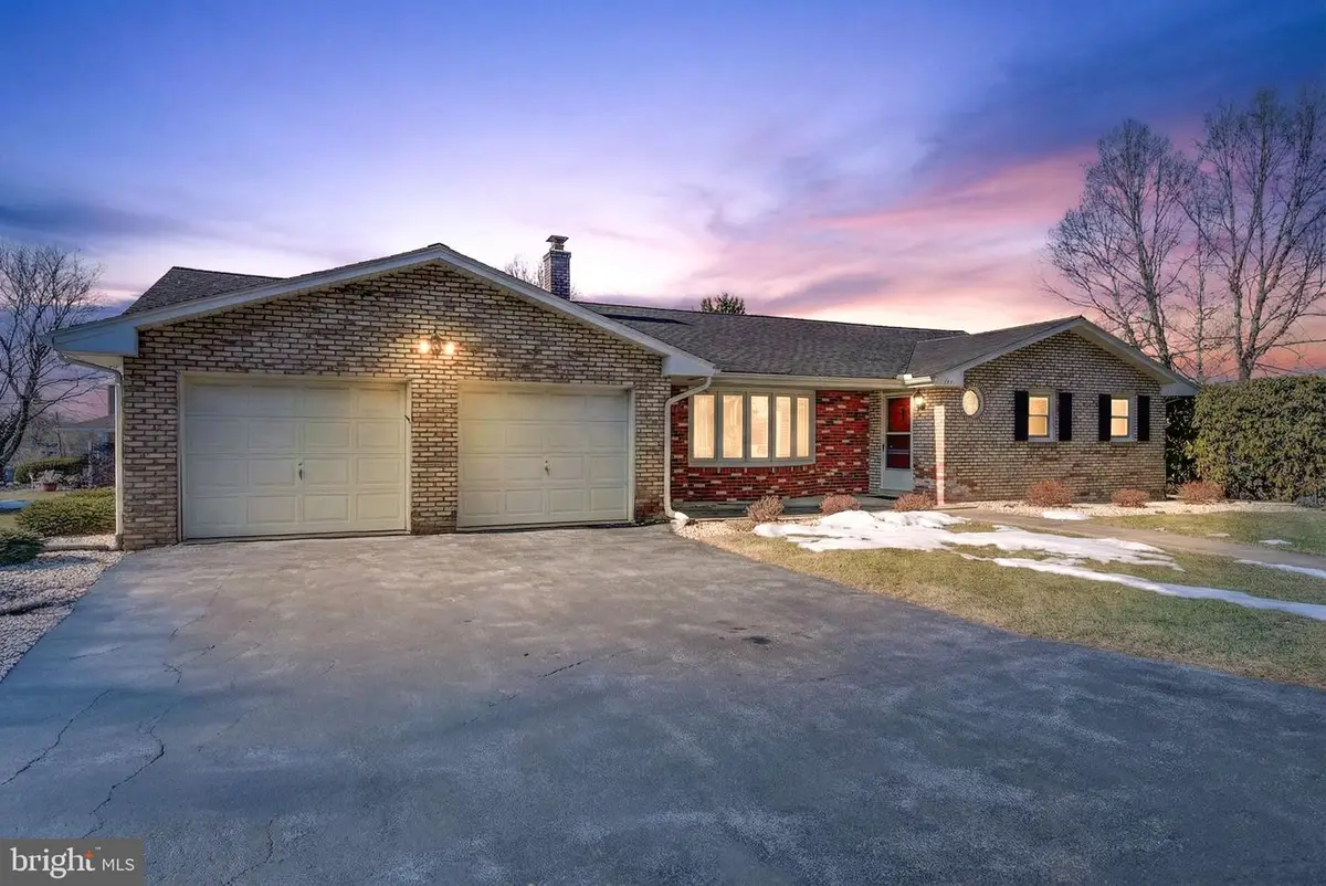 111 Park St, Lebanon, PA 17042 - #1