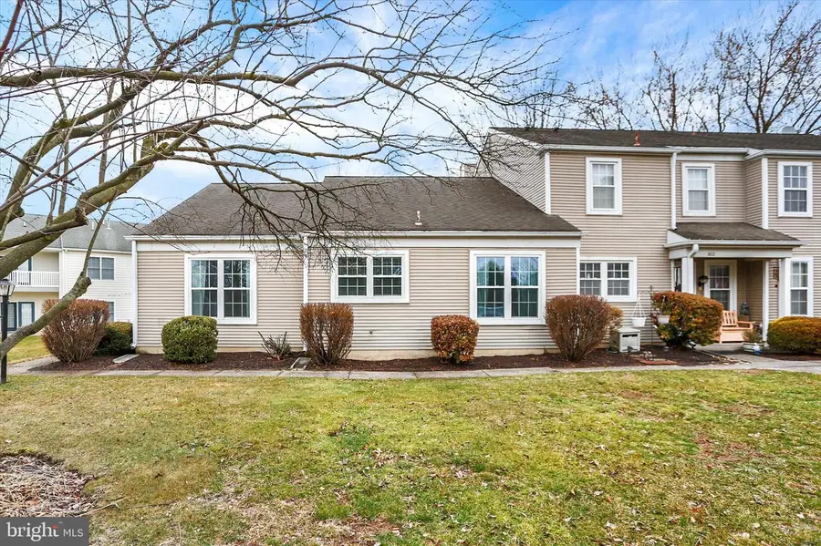 301 Barrington Ct, Palmyra, PA 17078 - #2