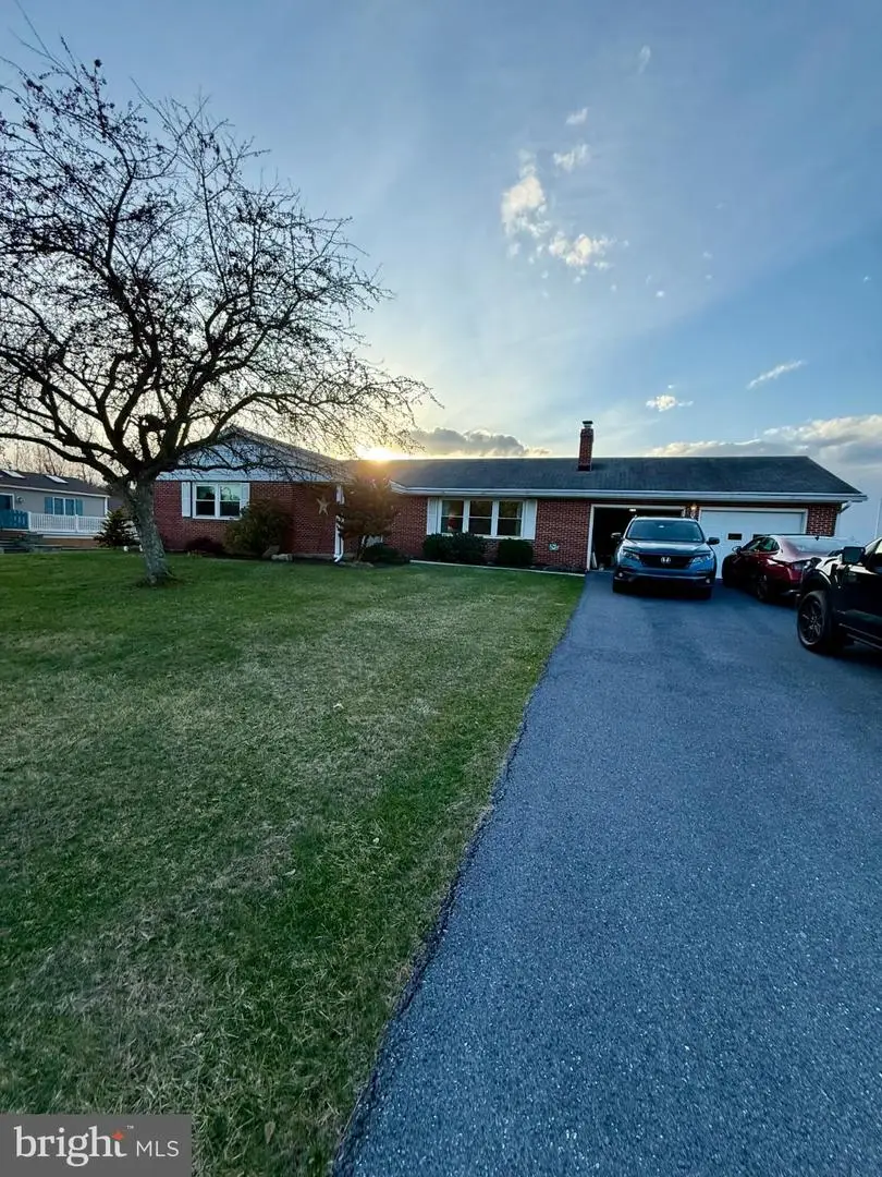 139 Lawn Rd, Palmyra, PA 17078 - #1