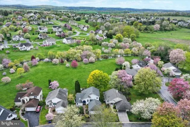 725 Brookside Ln, Lebanon, PA 17042 - #1