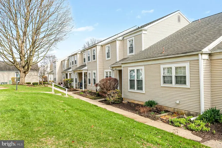 1524 Cambridge Ct U-0209 Ct, Palmyra, PA 17078 - #3