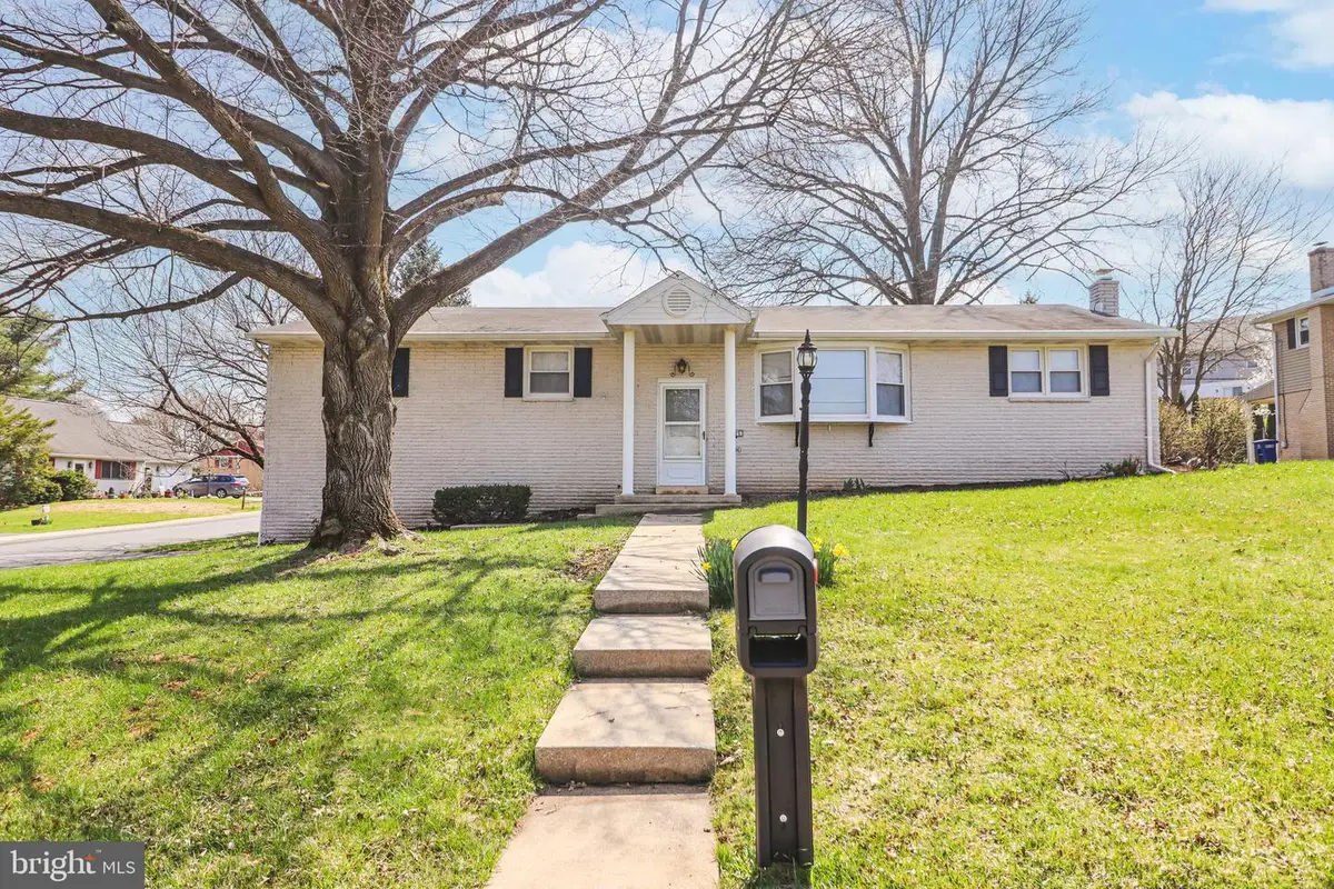 426 Edgewood Dr, Lebanon, PA 17042 - #1