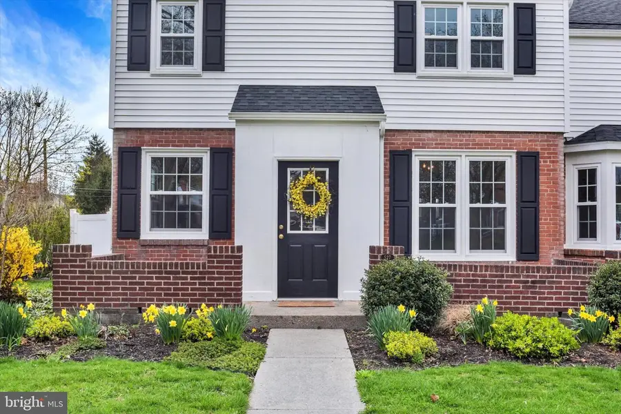 527 Park Dr, Lebanon, PA 17042 - #3