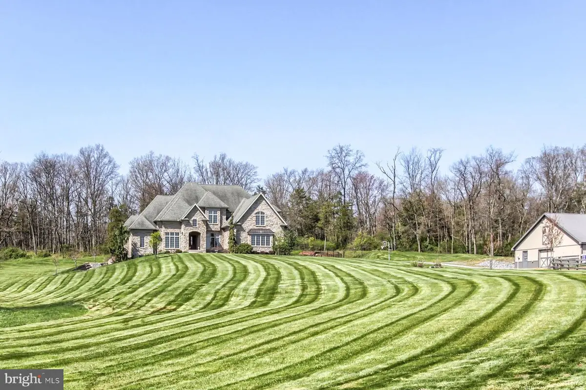 5683 Gingrich Rd, Hershey, PA 17033 - #1