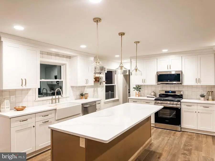 36 Kingston Dr, Palmyra, PA 17078 - #2