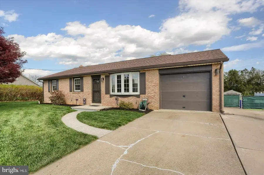 1636 Greenwood Dr, Lebanon, PA 17046 - #2