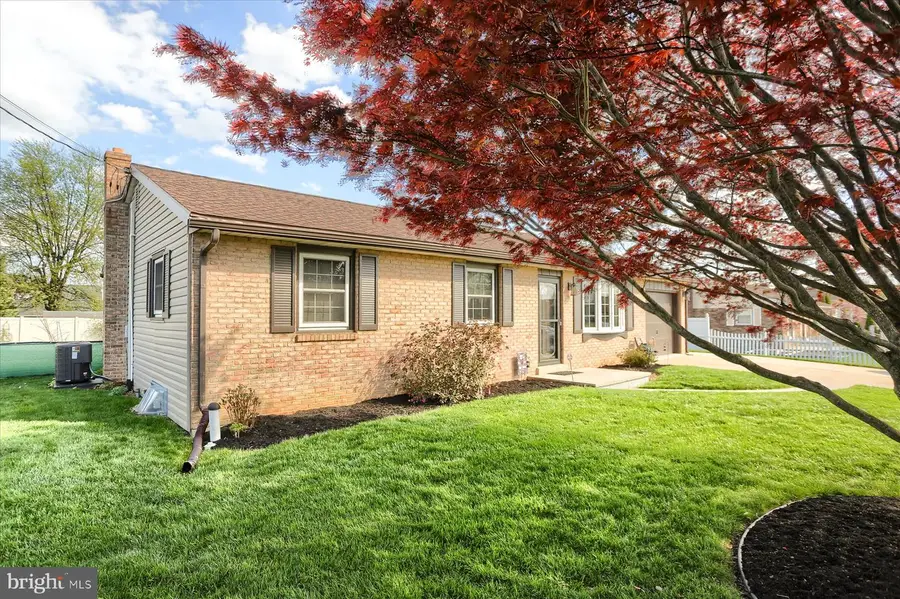 1636 Greenwood Dr, Lebanon, PA 17046 - #3