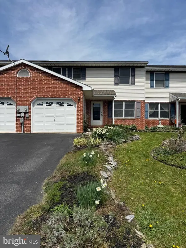 142 Palm Ln, LEBANON, PA 17042