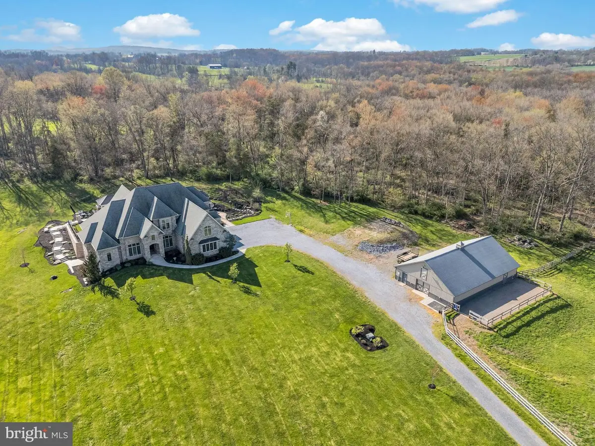 5683 Gingrich Rd, Hershey, PA 17033 - #1