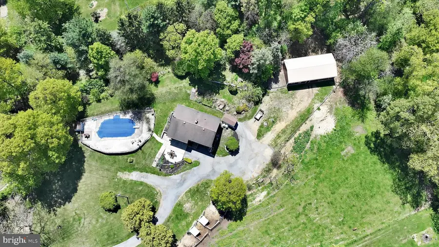 2145 Quarry Rd, Lebanon, PA 17046 - #2