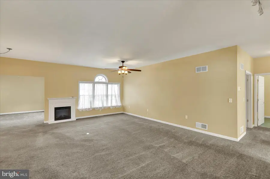 82 Fairfax Ln, Annville, PA 17003 - #3
