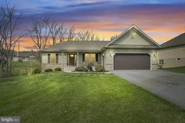 1519 Rolling Meadow Rd, LEBANON, PA 17046