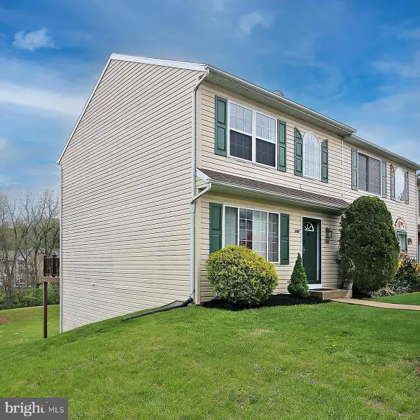 185 Riders Way, LEBANON, PA 17042
