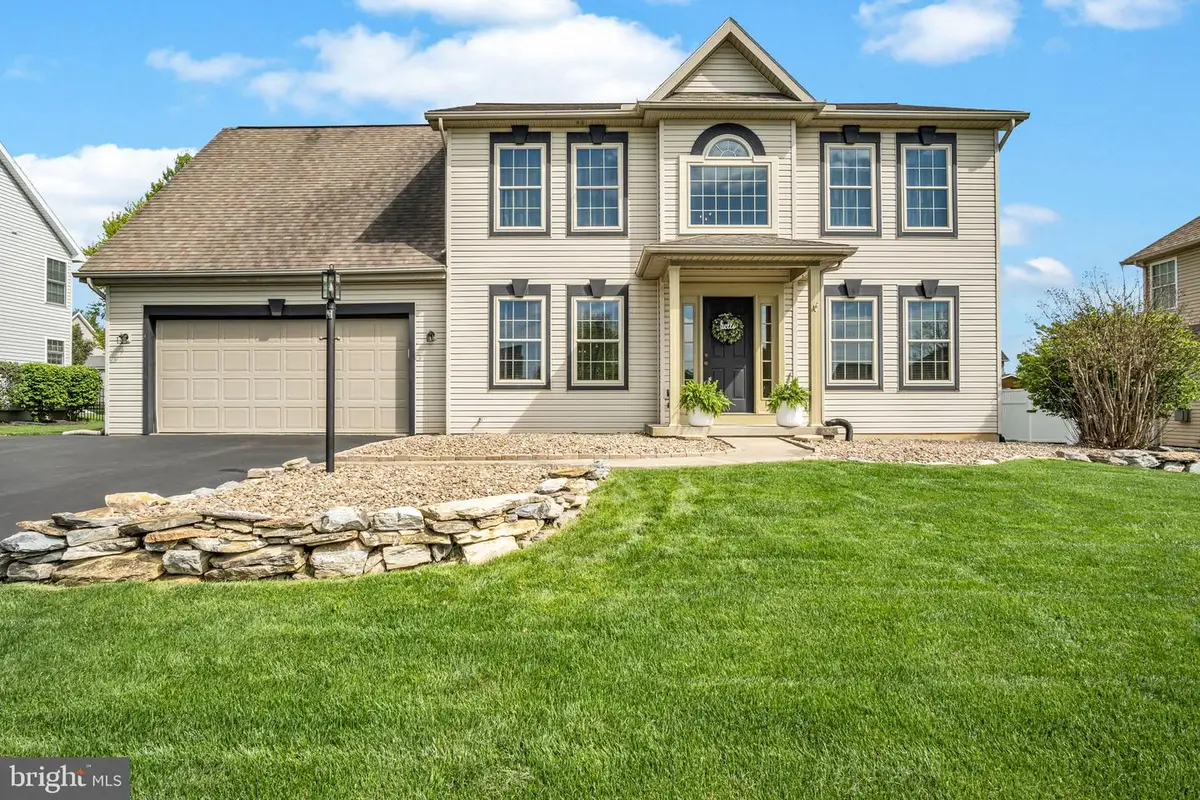 432 Farmhouse Ln, Palmyra, PA 17078 - #1