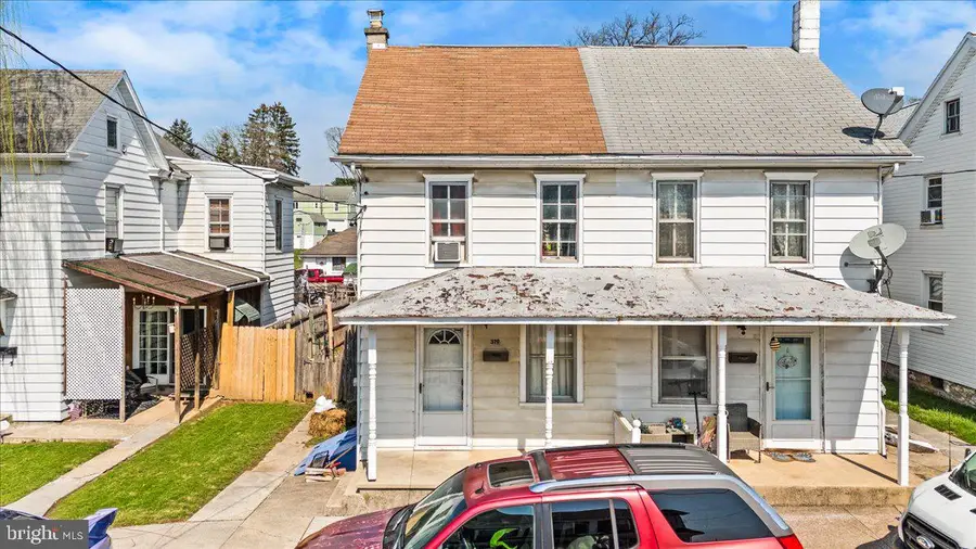 319 W Church St, Annville, PA 17003 - #2