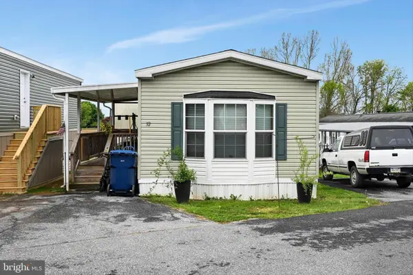 32 Olivers Park Dr, ANNVILLE, PA 17003