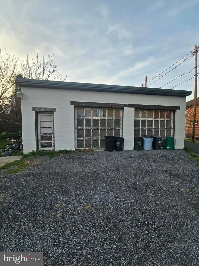 36 N Railroad St, Annville, PA 17003 - #2