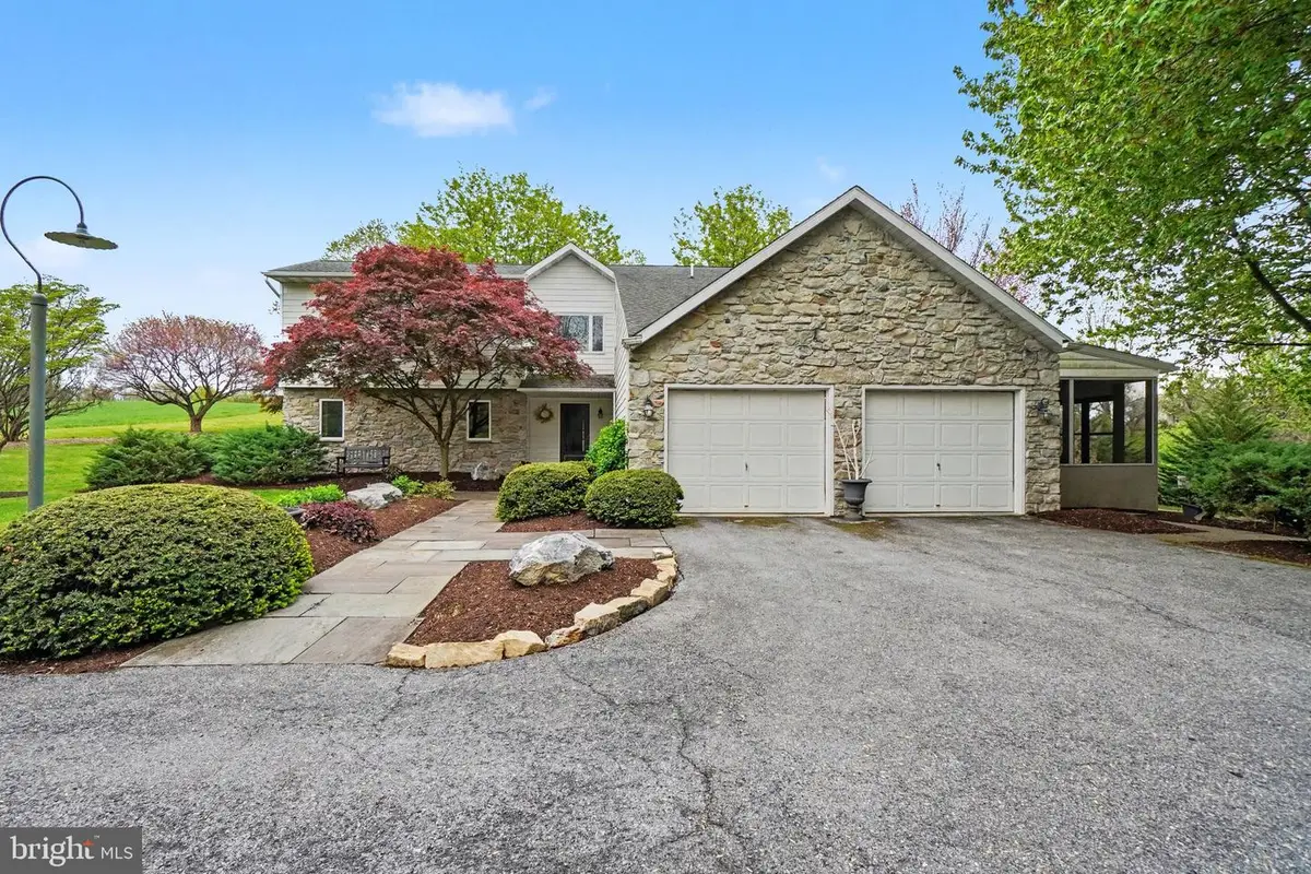 212 Sheep Hill Rd, Schaefferstown, PA 17088 - #1