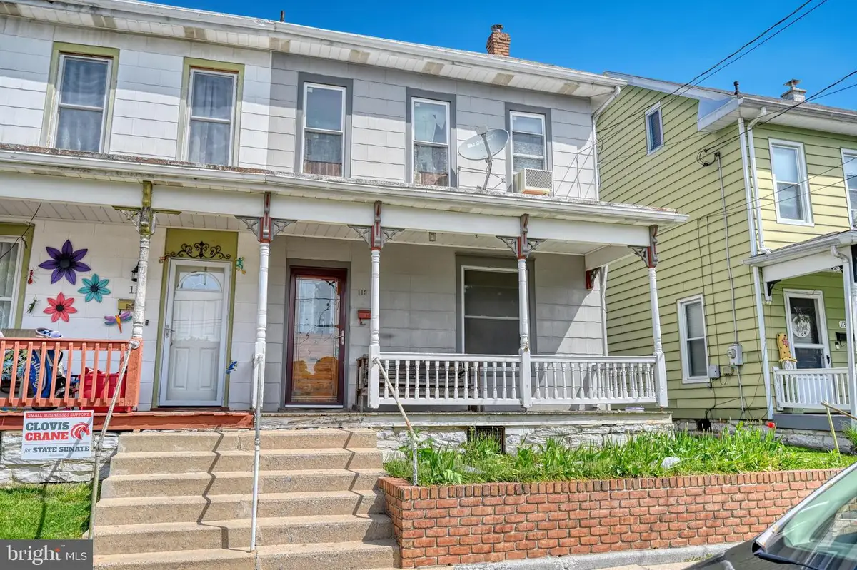 115 W Carpenter Ave, Myerstown, PA 17067 - #1