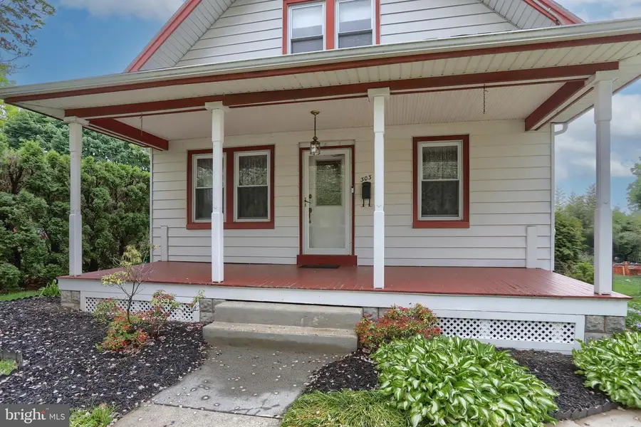 303 S 12th St, Lebanon, PA 17042 - #3