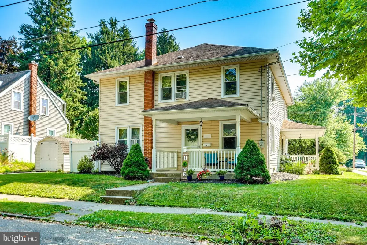 208 Elm St, Annville, PA 17003 - #1