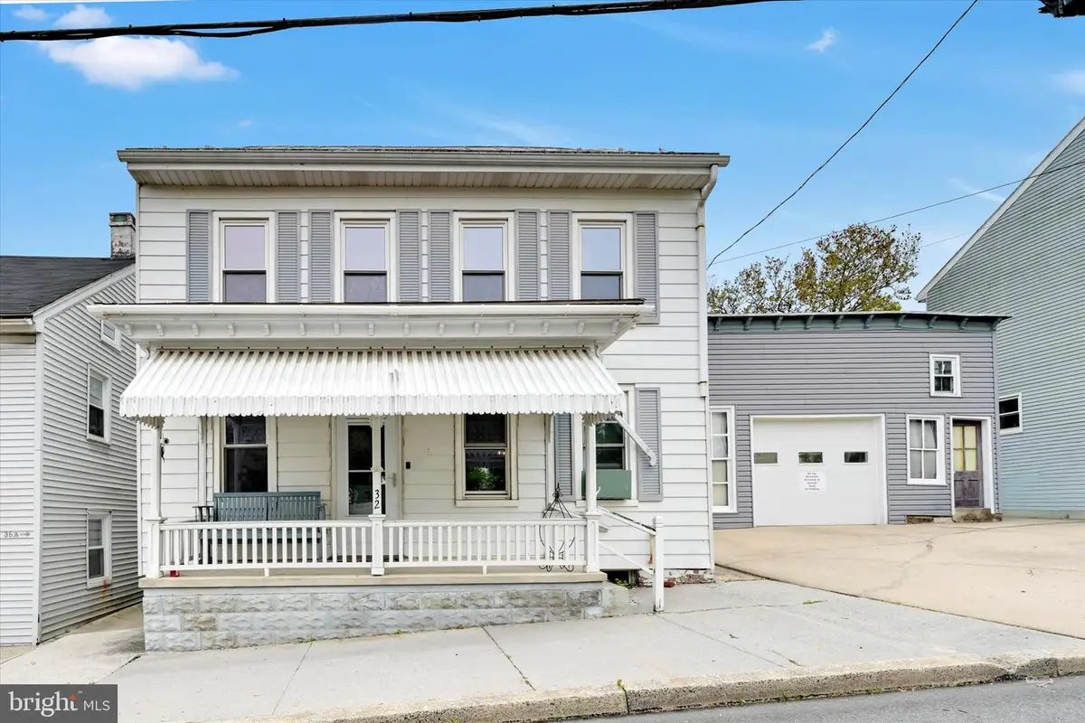 32 N Lancaster St, Jonestown, PA 17038 - #1
