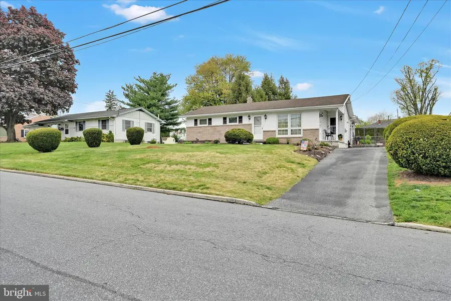 409 W Locust St, Cleona, PA 17042 - #2