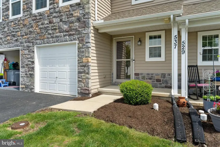 537 Brookwood Dr, Palmyra, PA 17078 - #2
