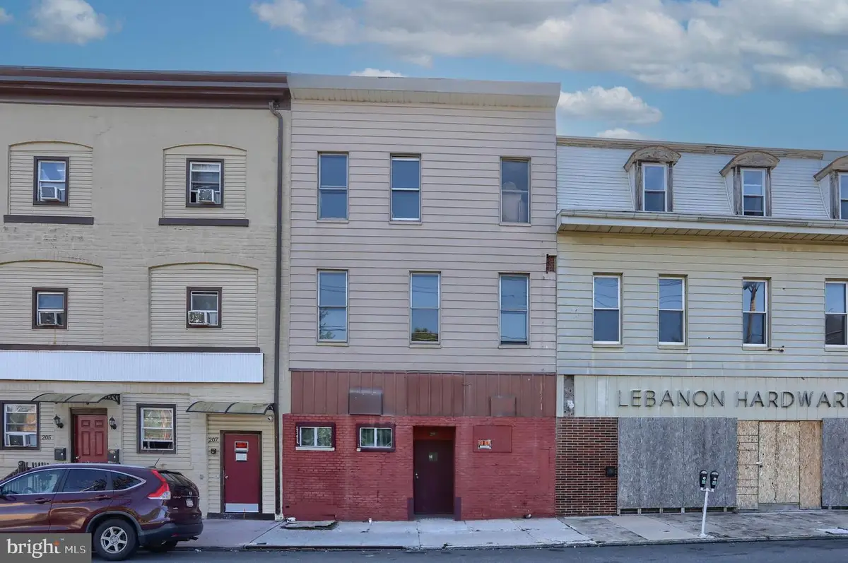 211 N 8th St, Lebanon, PA 17046 - #1