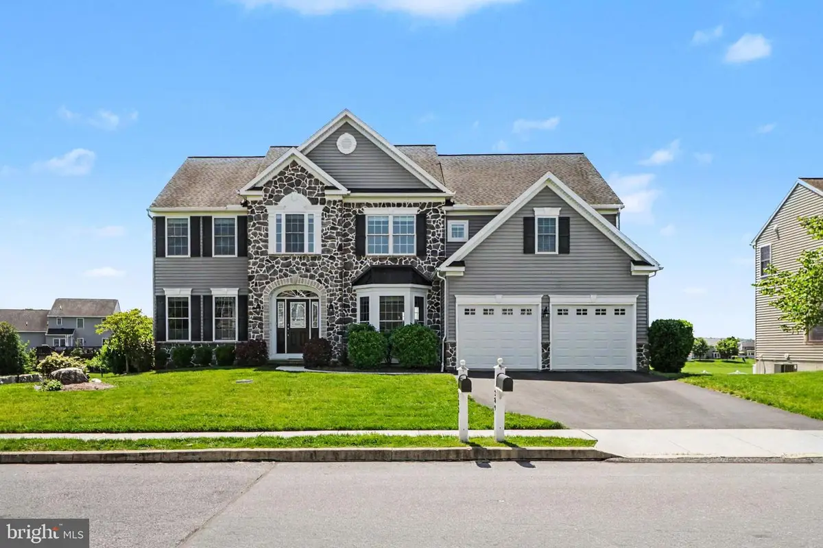 289 Sweetwater Dr, Palmyra, PA 17078 - #1
