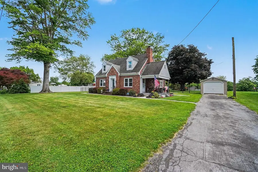 118 E Queen St, Jonestown, PA 17038 - #2