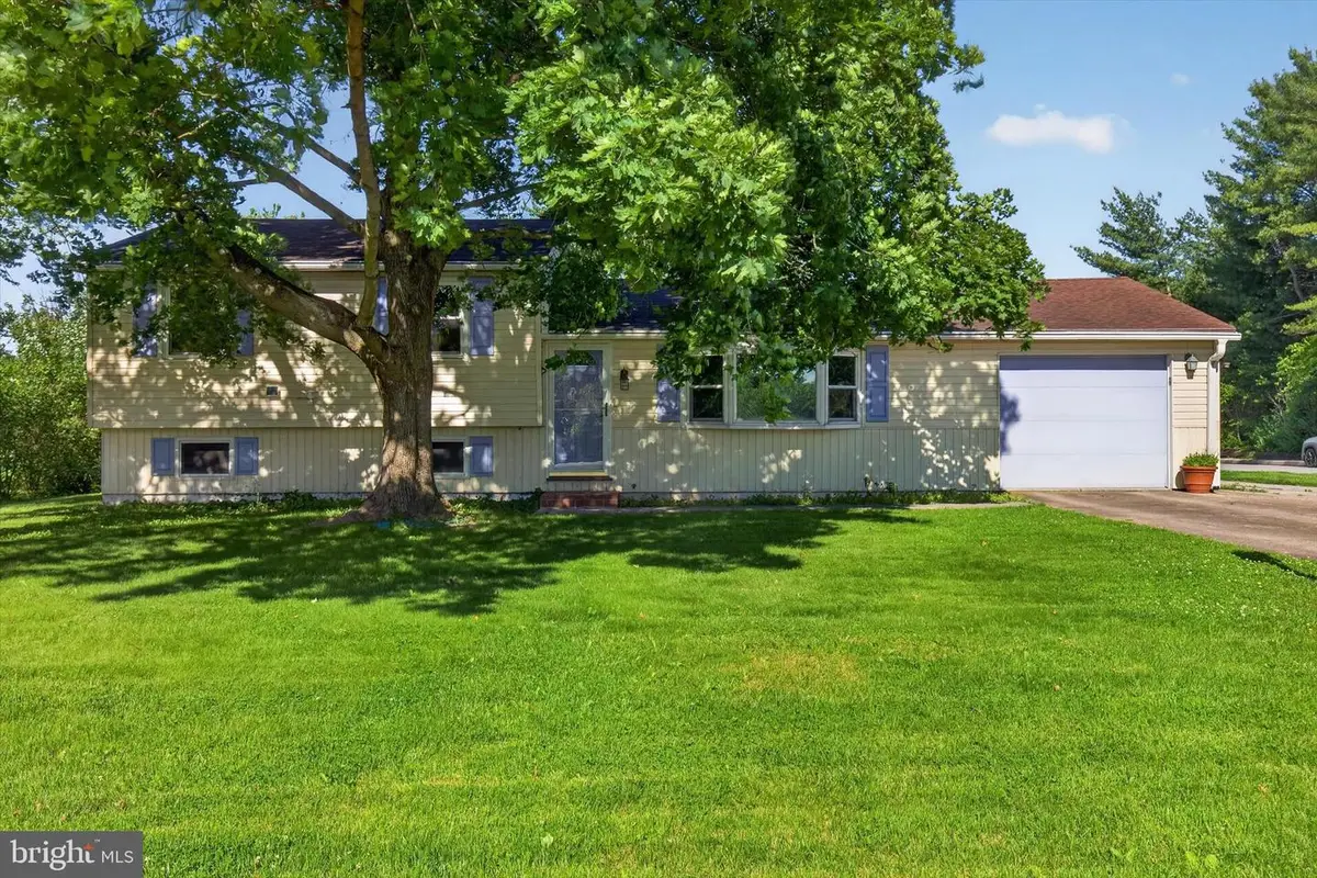 175 Monroe Valley Dr, Jonestown, PA 17038 - #1