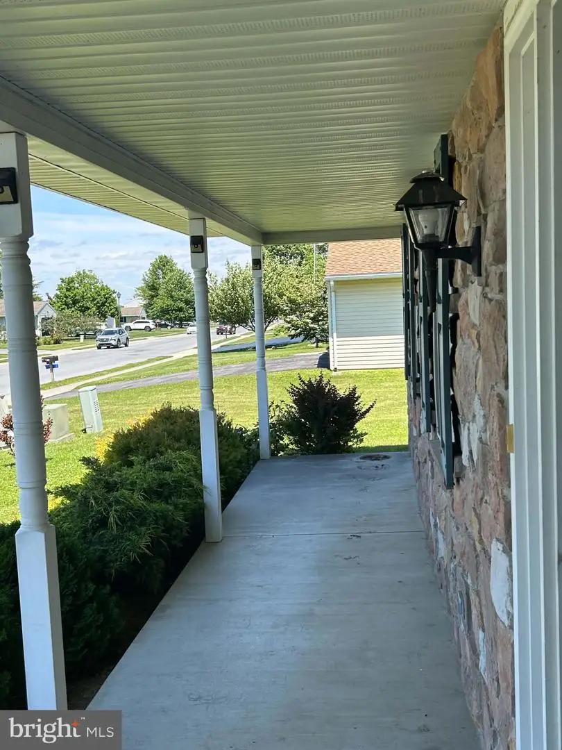 135 Sweetwater Ln, Newmanstown, PA 17073 - #2