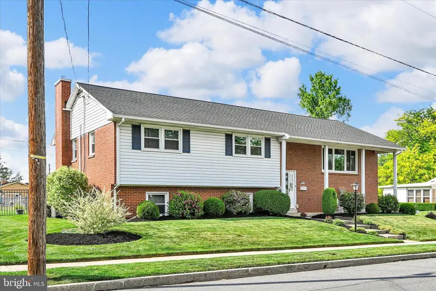 623 W Pine St, Palmyra, PA 17078 - #3