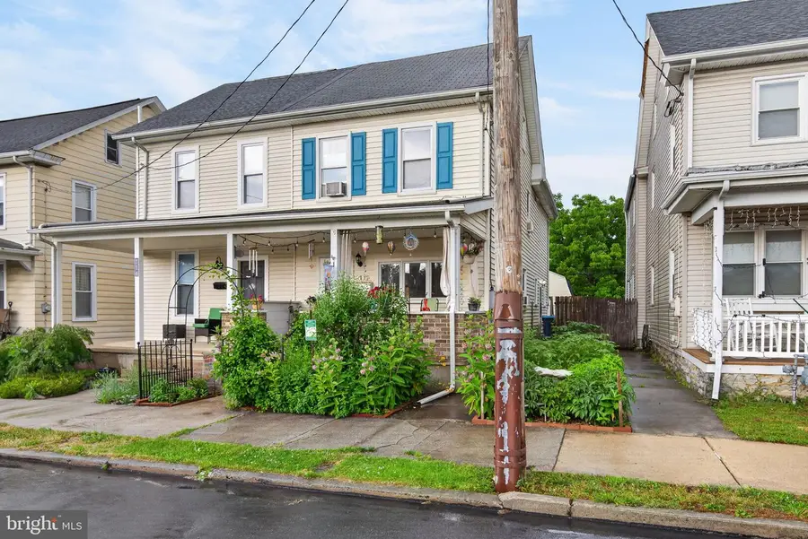 112 N Harrison St, Palmyra, PA 17078 - #2