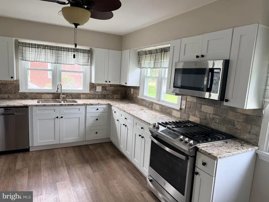 124 S Spruce St, Annville, PA 17003 - #2