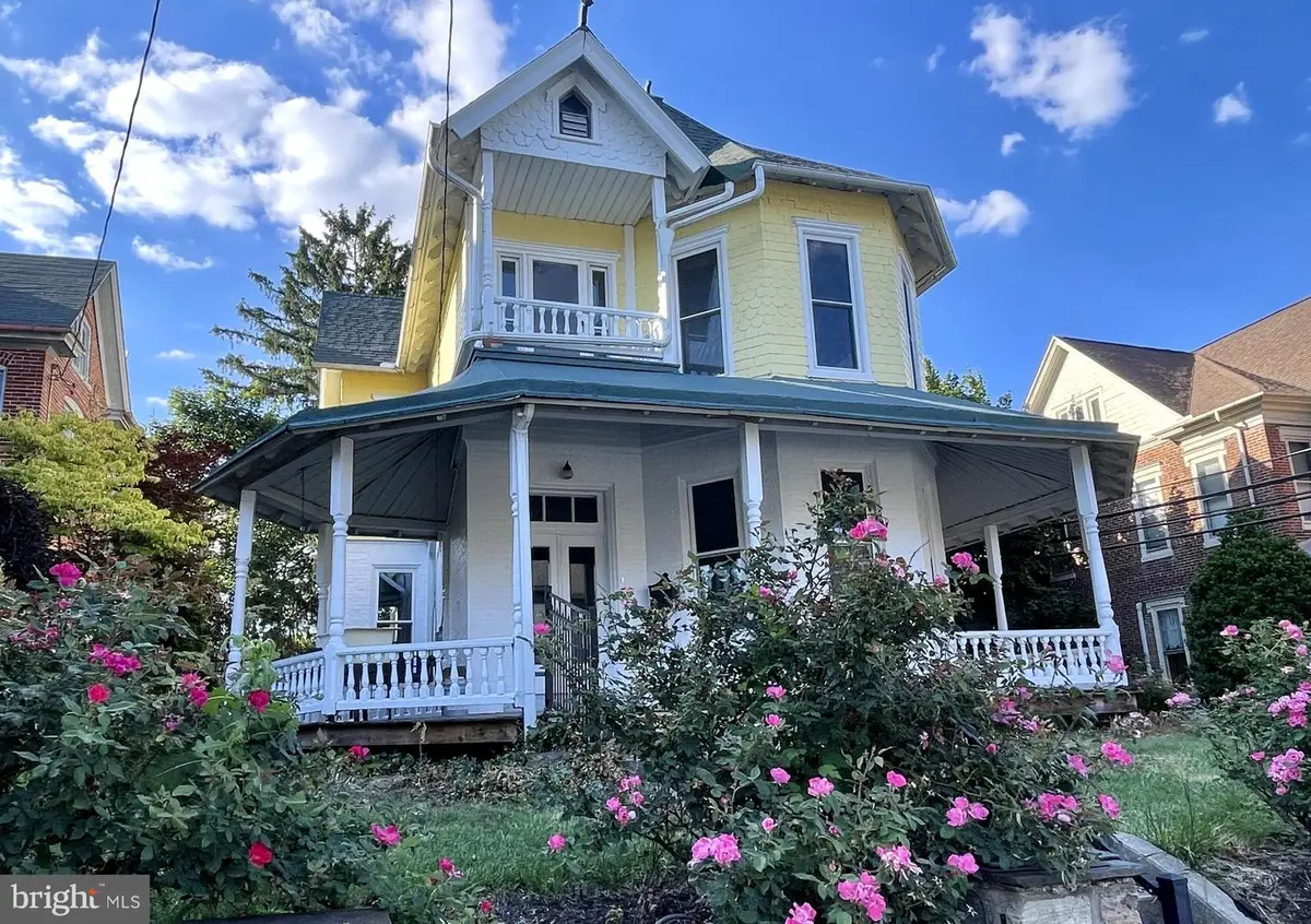 321 E Main St, Annville, PA 17003 - #1