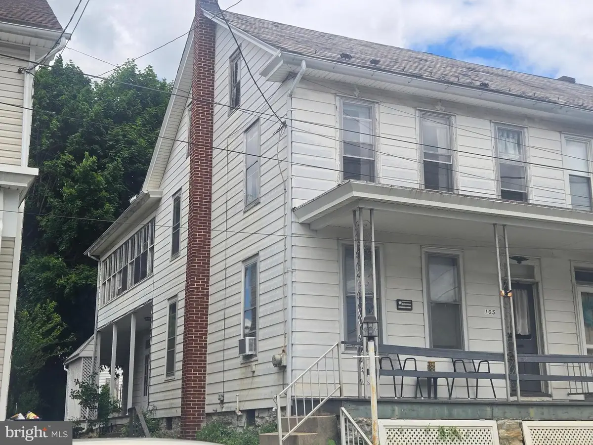 105 W Sheridan Ave, Annville, PA 17003 - #1