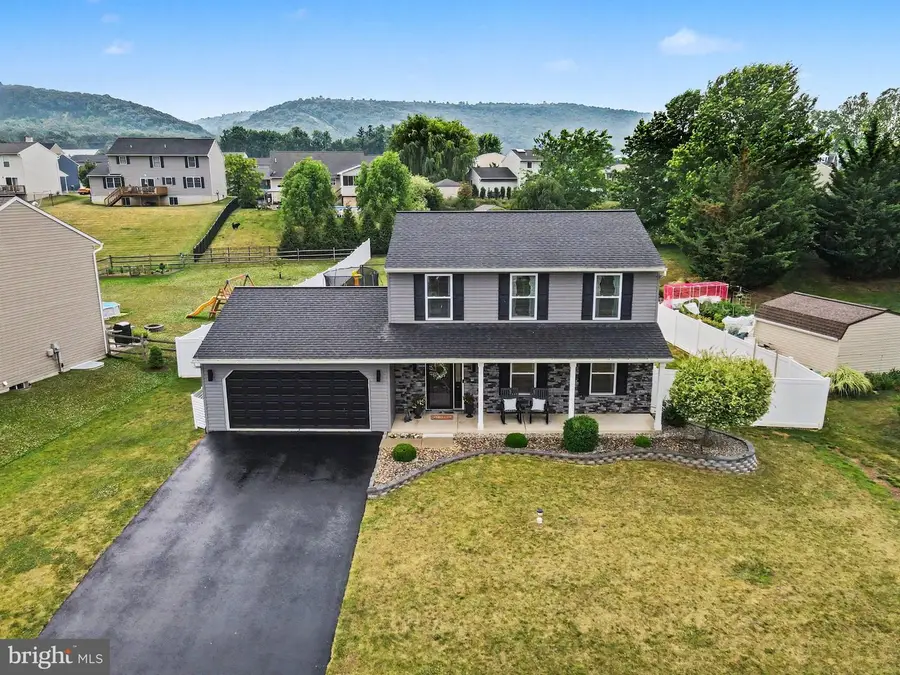 223 Edgemont Ln, Newmanstown, PA 17073 - #3