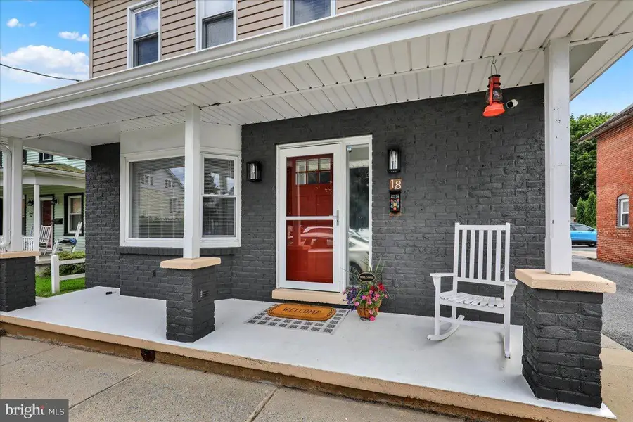 18 E Maple St, Cleona, PA 17042 - #2