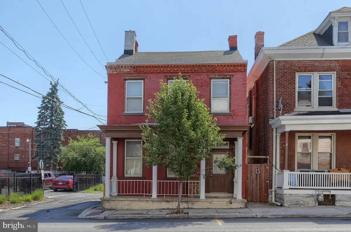 24 S 10th St, Lebanon, PA 17042 - #1