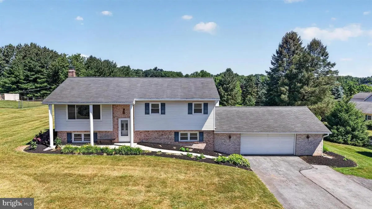 19 Palmyra Bellegrove Rd, Annville, PA 17003 - #1