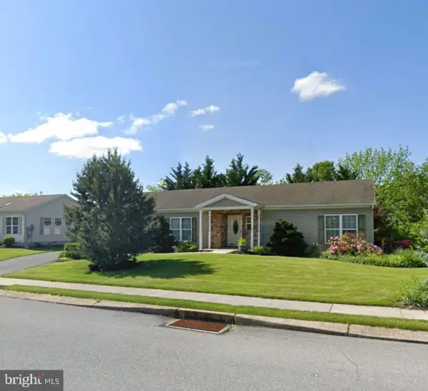 8 Madeleine Dr, MYERSTOWN, PA 17067