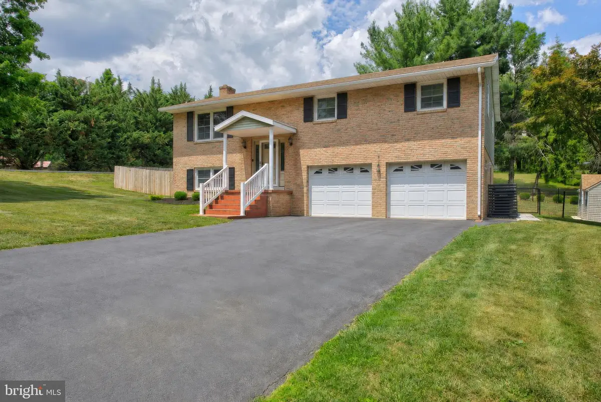 135 Horseshoe Blvd, Annville, PA 17003 - #1