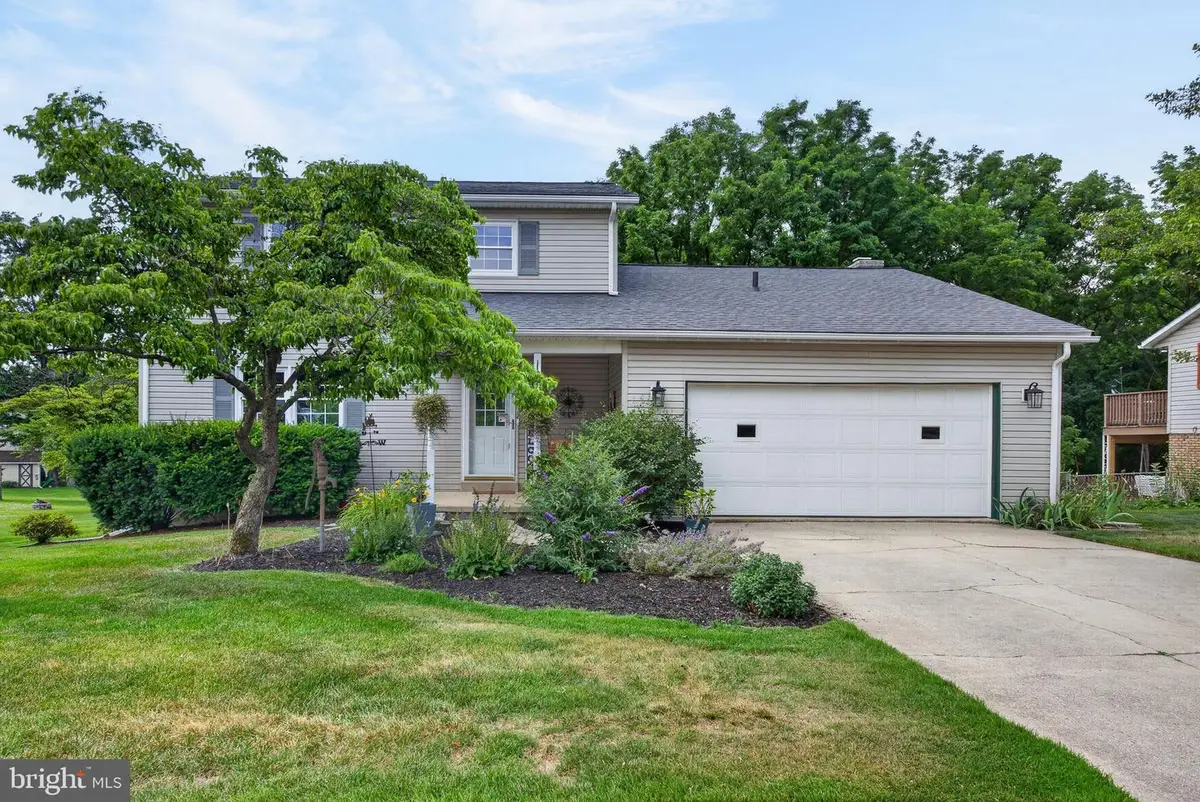 610 E Walnut St, Annville, PA 17003 - #1