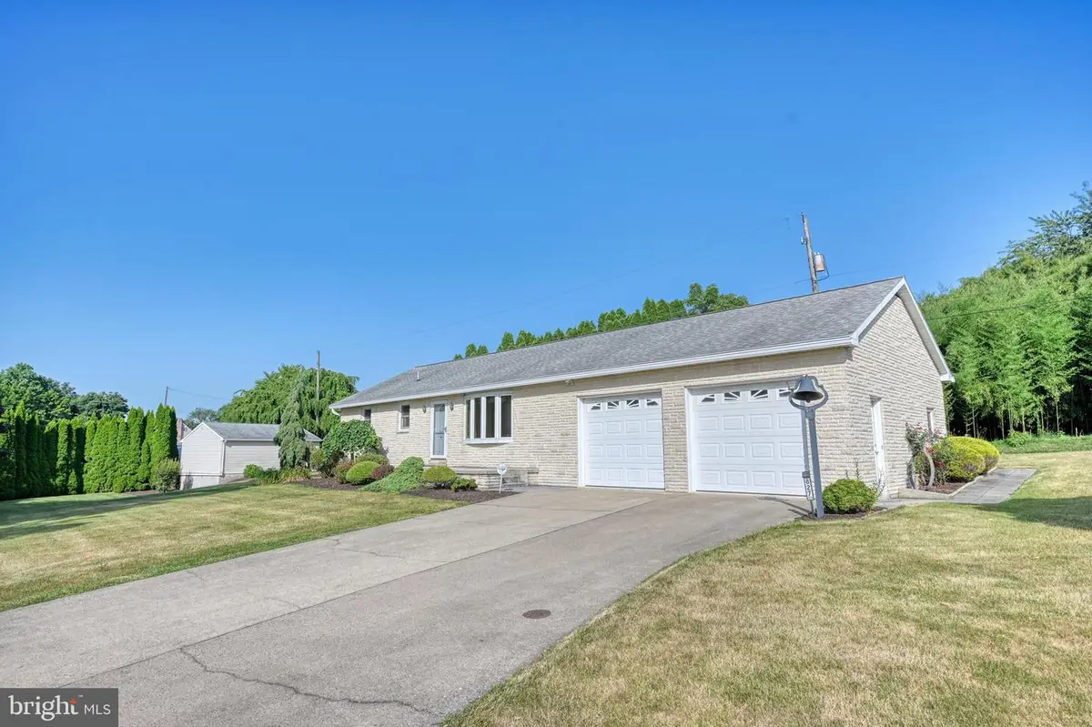 827 N 8th Ave, Lebanon, PA 17046 - #1