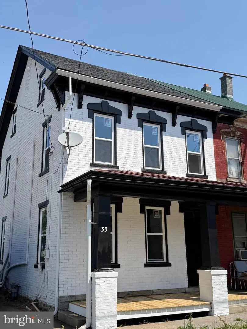 35 W Main St, Newmanstown, PA 17073 - #1