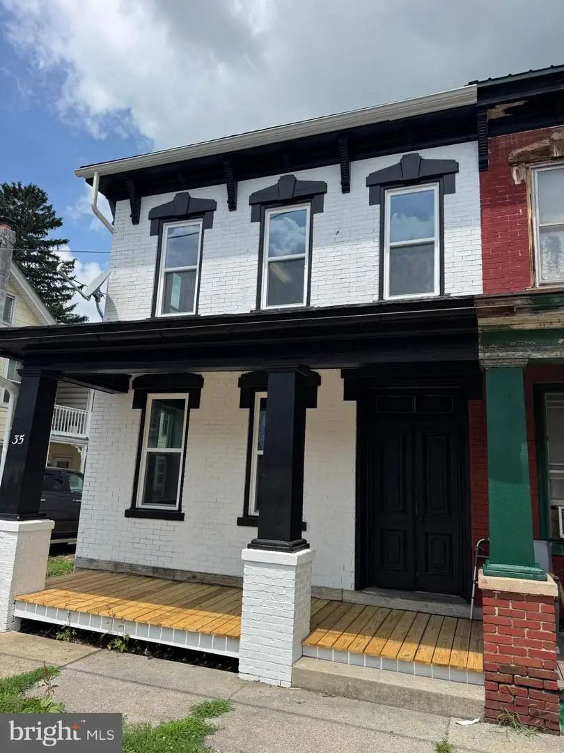 35 W Main St, Newmanstown, PA 17073 - #2