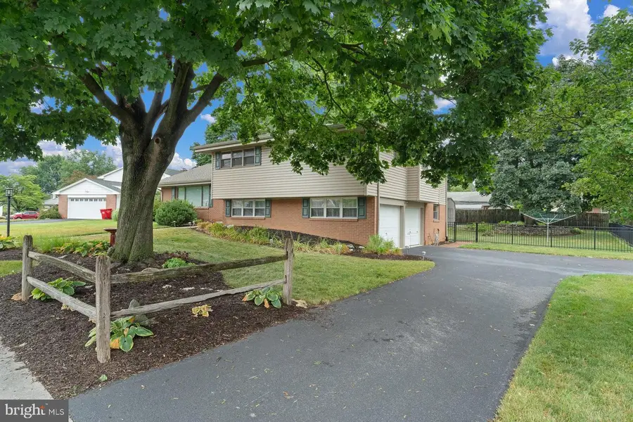 102 Lynnwood Dr, Palmyra, PA 17078 - #2